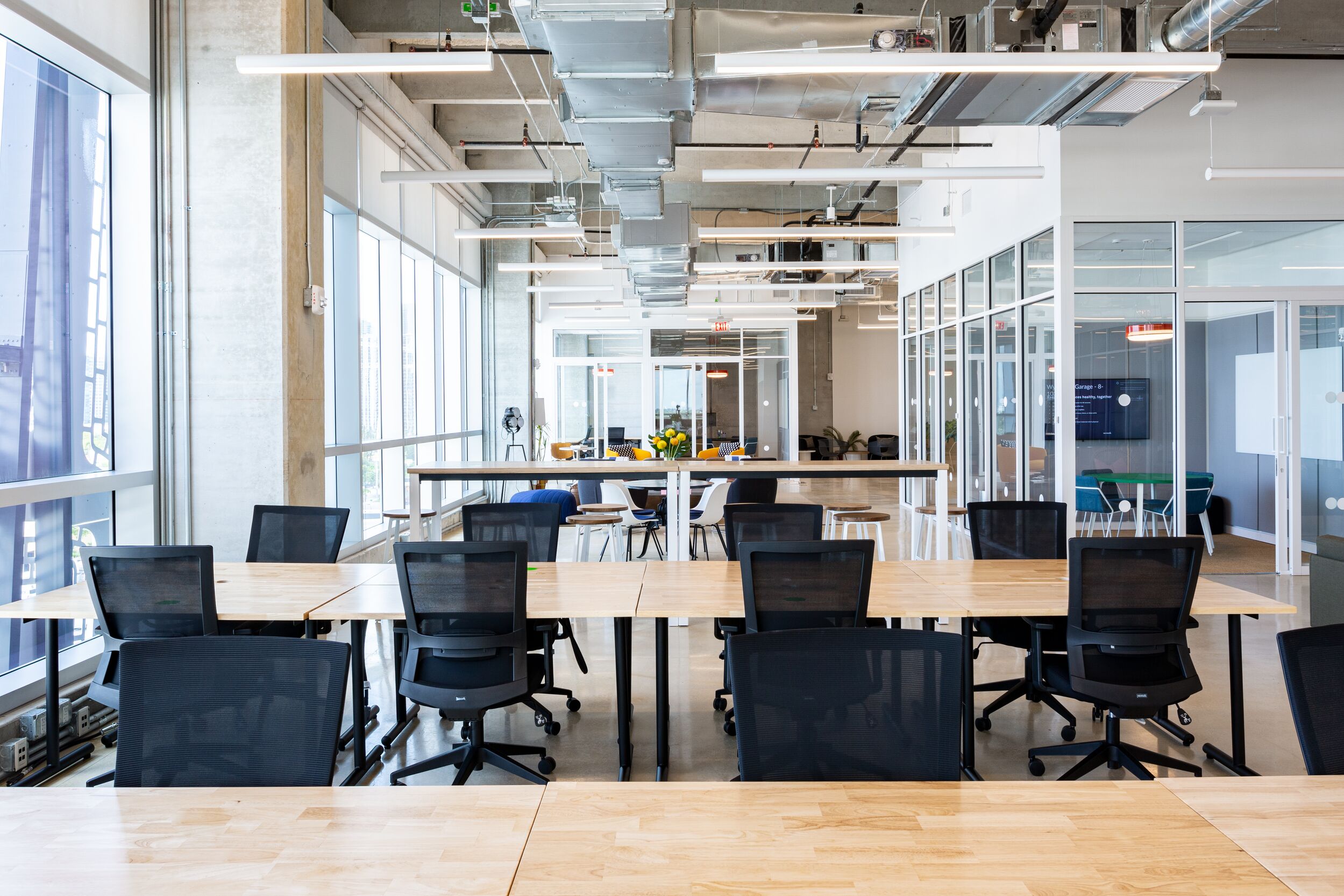 Shared Office Spaces vs. Co-Working Office Spaces